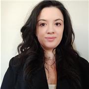 Neolaureata in materie sanitarie con doppio diploma linguistico. È preferito lo smartworking